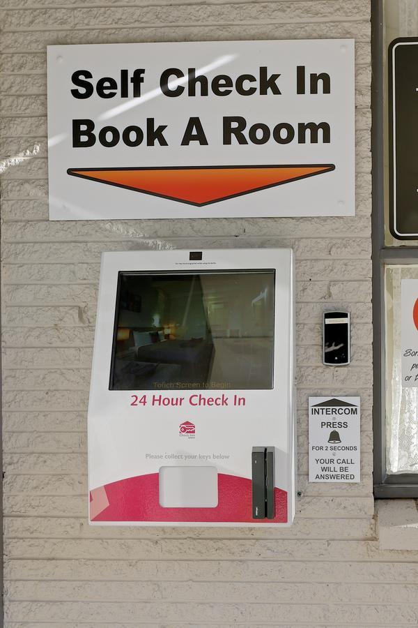 Castle Creek Motel Euroa Buitenkant foto