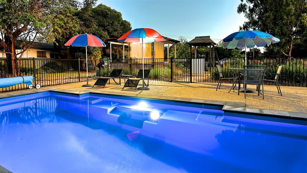 Castle Creek Motel Euroa Buitenkant foto